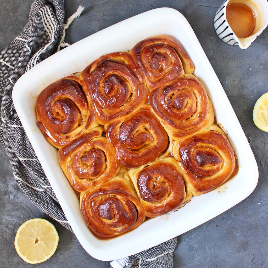 9 Rolls in a white baking dish from above