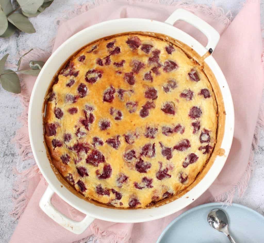 Dessert in a white round ceramic dish from above