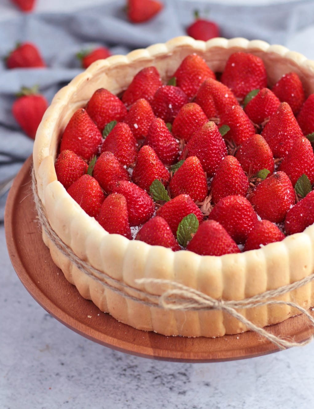 Close up on the fresh strawberries inside the cake