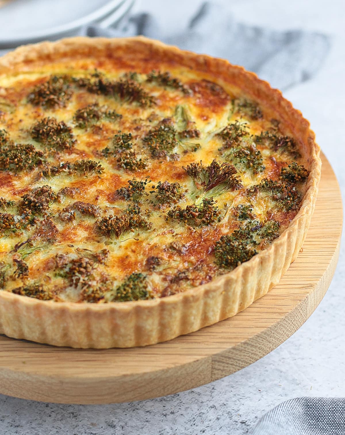 Side view on the quiche.